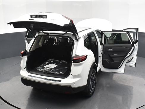 New 2026 Nissan Rogue SV image 29