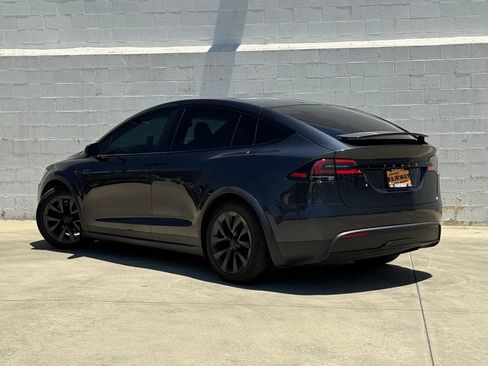 Used 2024 Tesla Model X AWD/4WD image 3