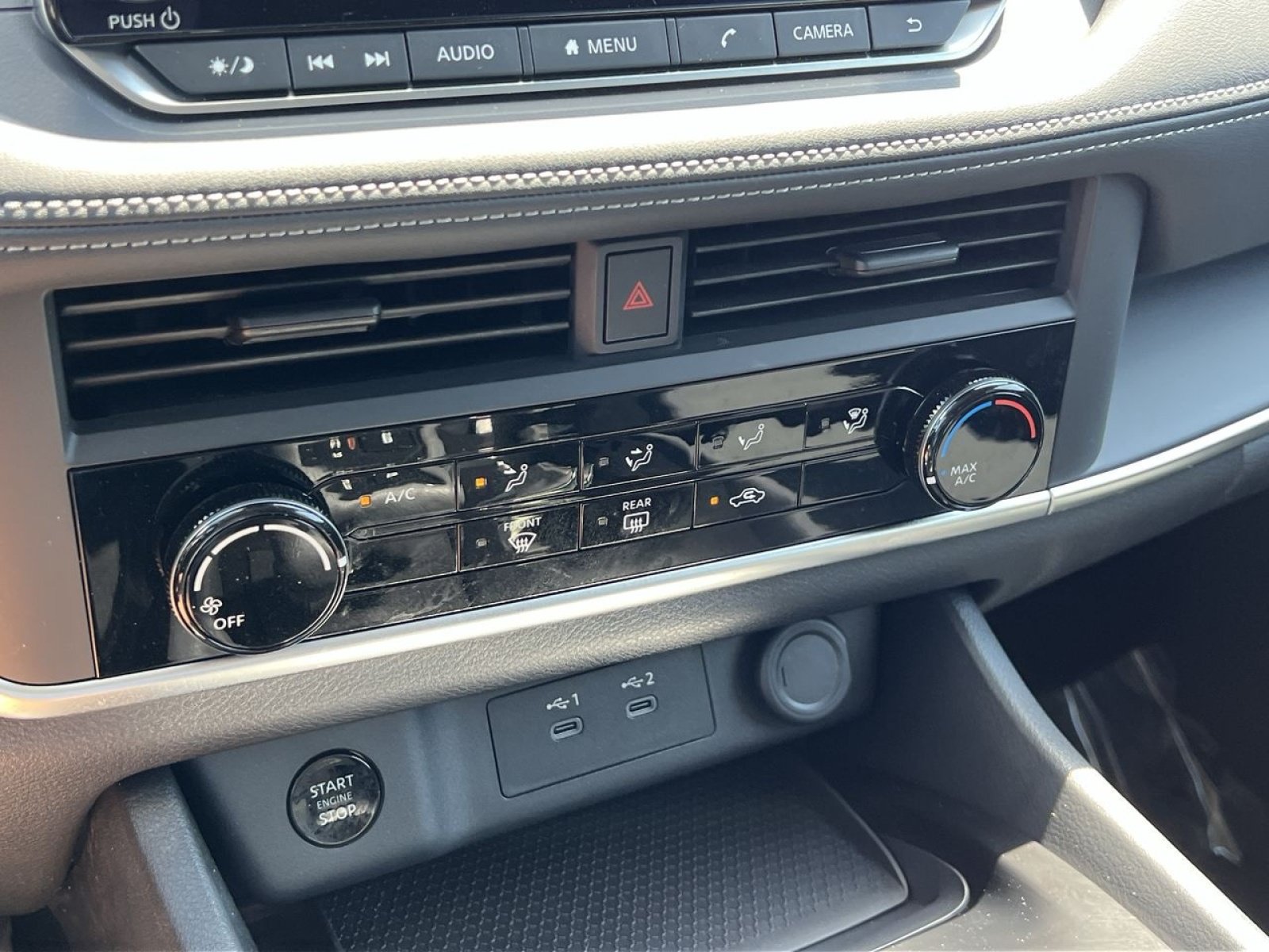 Used 2025 Nissan Rogue S AWD/4WD image 18