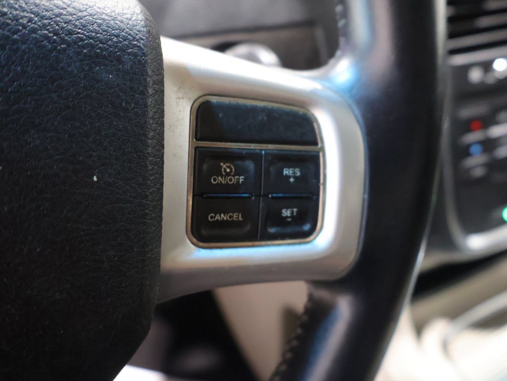 Used 2012 Dodge Grand Caravan Crew w/ Crew Value Pkg FWD image 28