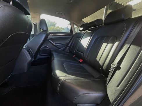 Used 2022 Volkswagen Passat 2.0T image 7