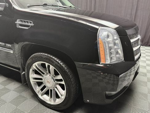 Used 2014 Cadillac Escalade ESV Platinum AWD/4WD image 11