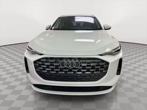 Used 2025 Audi Q5 Premium Plus w/ Premium Plus AWD/4WD image 2