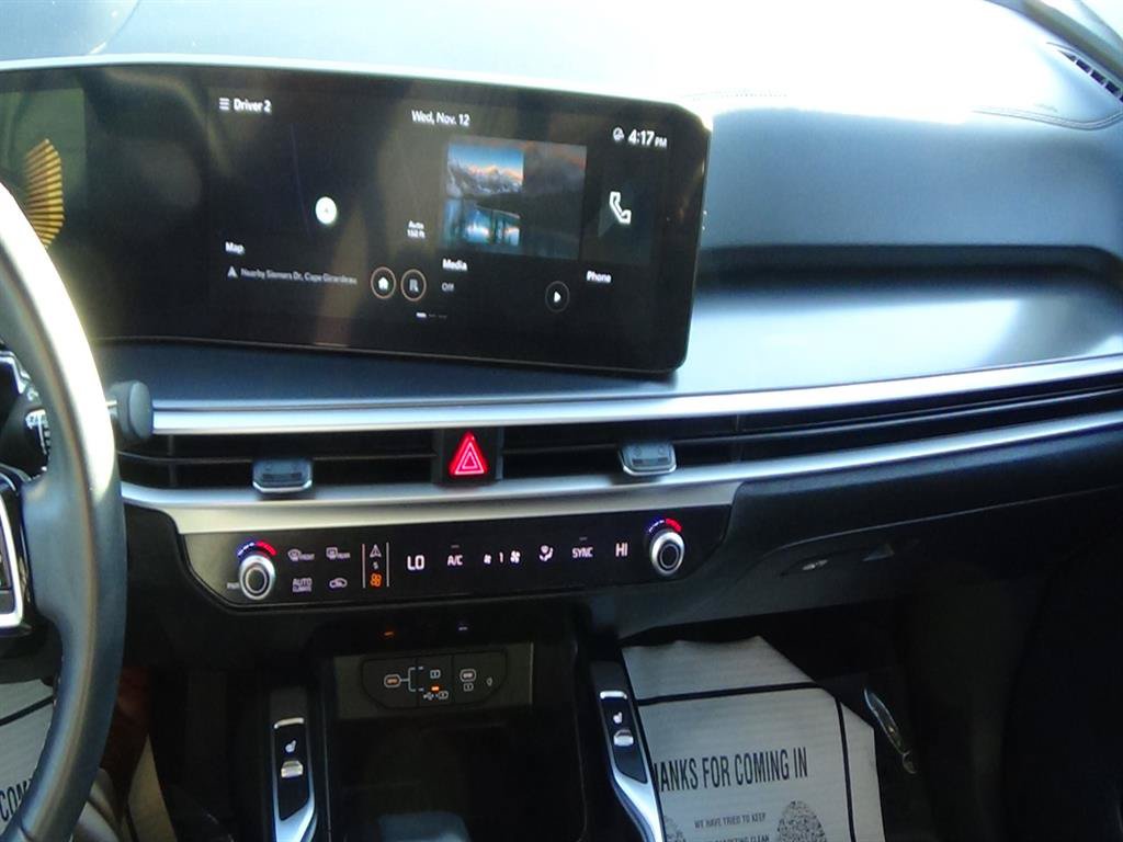 Used 2024 Kia Sorento S FWD image 22