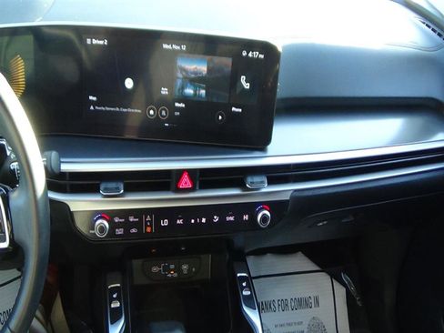 Used 2024 Kia Sorento S image 22