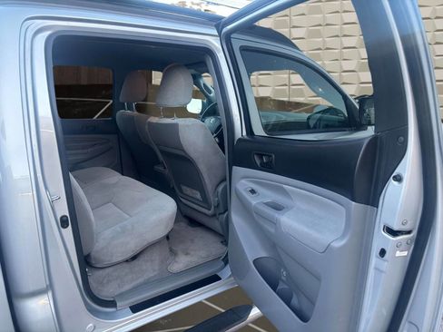 Used 2011 Toyota Tacoma 4x4 Double Cab w/ SR5 Pkg #2 image 17