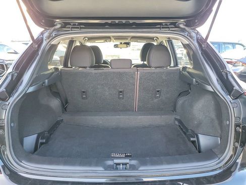 Used 2021 Nissan Rogue Sport S image 17
