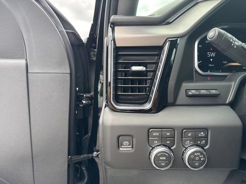 New 2026 GMC Sierra 2500 Denali w/ Denali Reserve Package AWD/4WD image 13