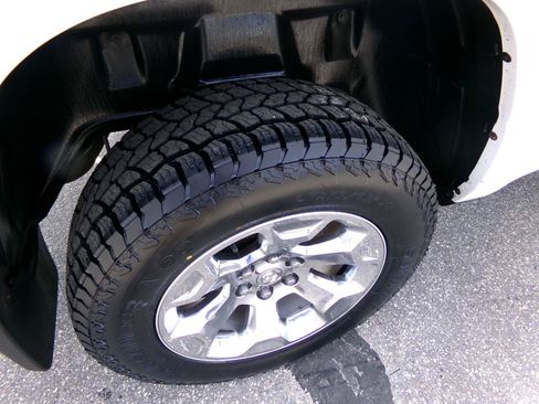 Used 2019 RAM 1500 Big Horn AWD/4WD image 26