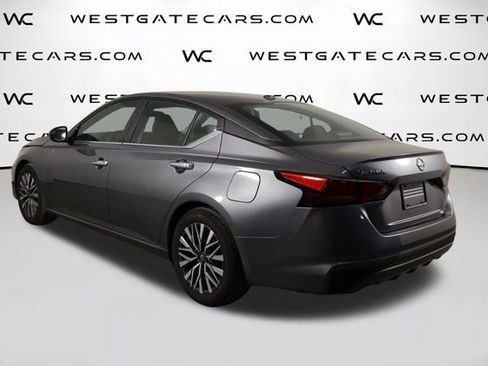 Used 2025 Nissan Altima 2.5 SV FWD image 37