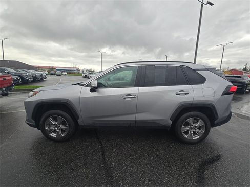 Used 2025 Toyota RAV4 XLE image 8