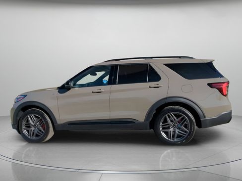 New 2026 Ford Explorer ST-Line w/ ST-Line Street Pack image 16