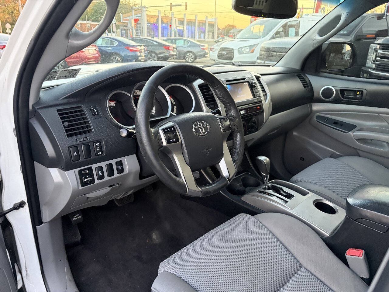 Used 2012 Toyota Tacoma 4x4 Double Cab w/ TRD Sport Pkg image 18