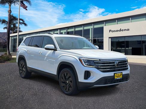New 2026 Volkswagen Atlas SE FWD image 1
