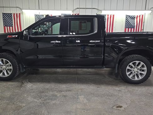 Used 2020 Chevrolet Silverado 1500 LTZ w/ LTZ Premium Package image 3