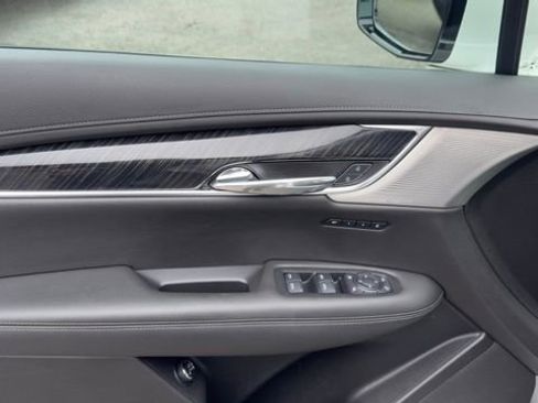 Used 2021 Cadillac XT6 Premium Luxury image 10