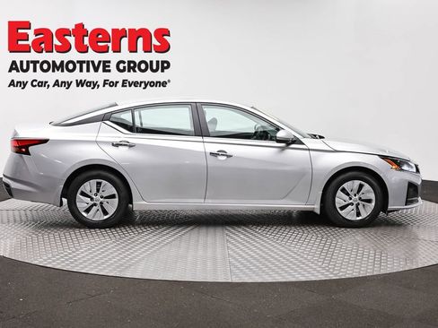 Used 2023 Nissan Altima 2.5 S FWD image 4
