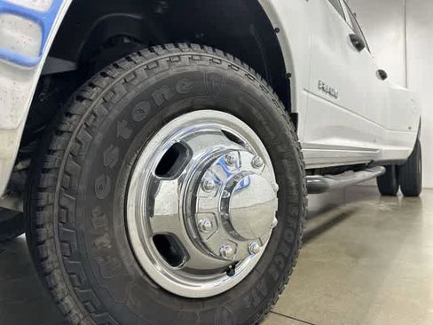 Used 2022 RAM 3500 Tradesman w/ Chrome Appearance Group AWD/4WD image 28
