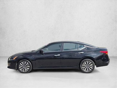 Used 2023 Nissan Altima 2.5 SV image 8