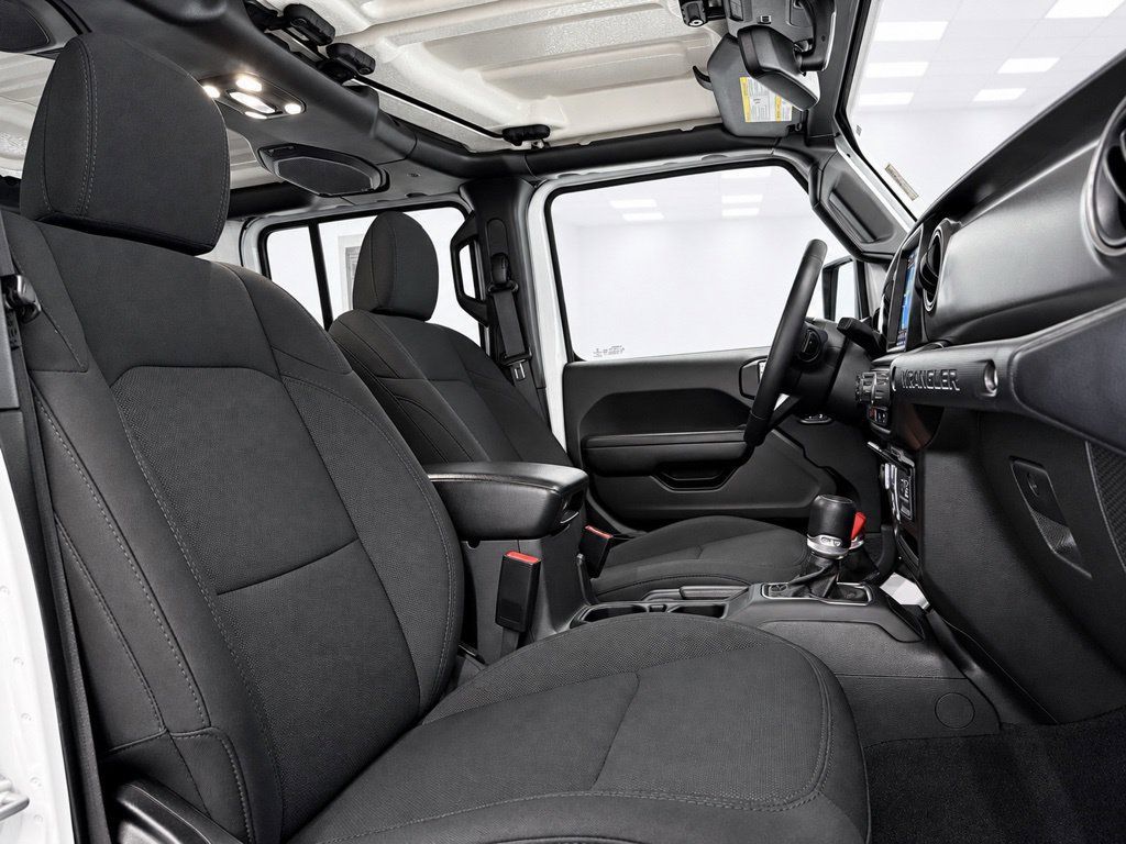Used 2022 Jeep Wrangler Unlimited Sport AWD/4WD image 25