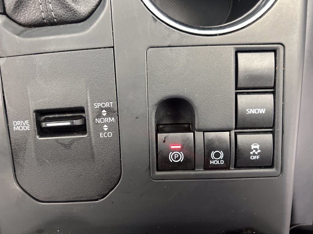 Used 2025 Toyota Highlander XLE FWD image 53