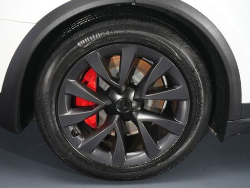 Used 2024 Tesla Model X Plaid image 26