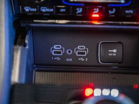 New 2025 Jeep Grand Cherokee Altitude image 23