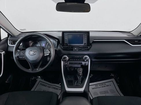 Used 2021 Toyota RAV4 LE FWD image 11