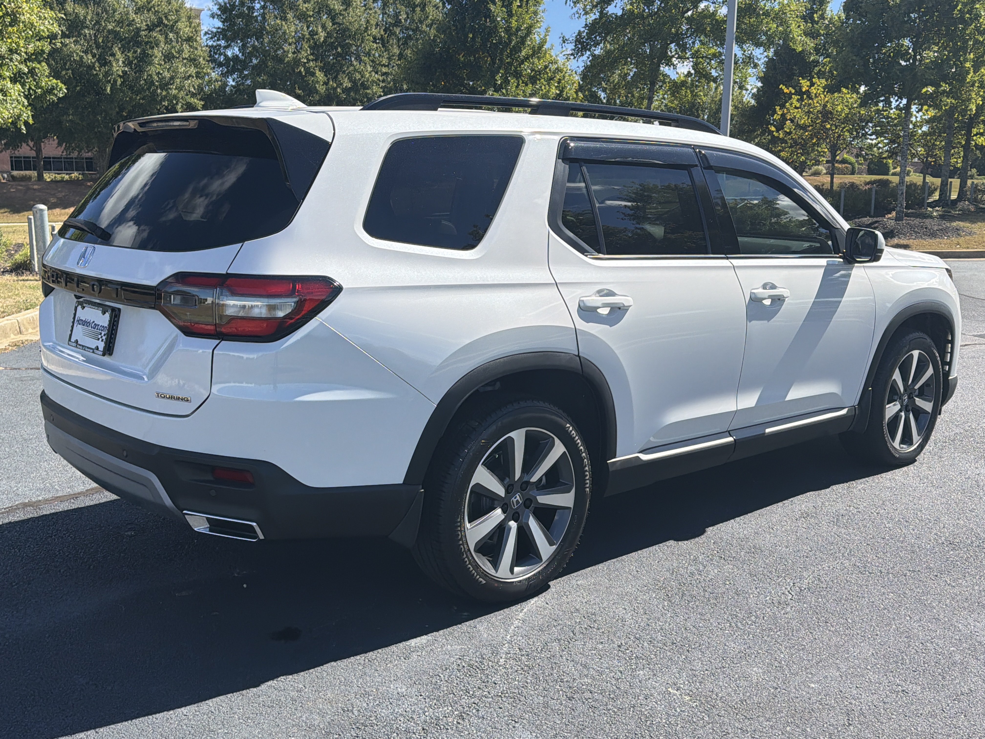 Certified 2025 Honda Pilot Touring image 9