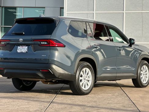 Certified 2025 Toyota Grand Highlander AWD image 4