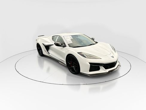 Used 2024 Chevrolet Corvette Z06 w/ Stealth Interior Trim Package RWD image 2