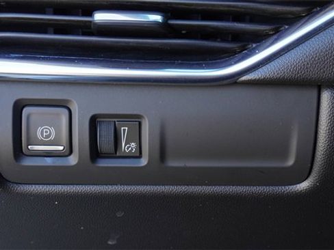 Used 2020 Cadillac XT4 Sport w/ Driver Awareness Package image 23