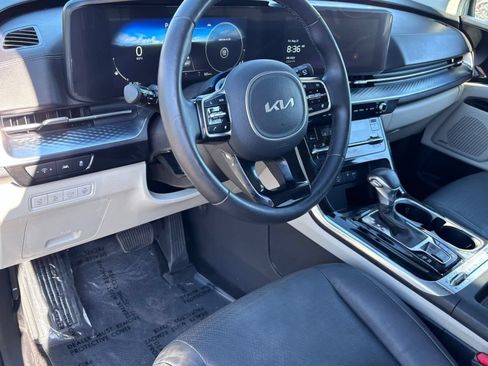Used 2023 Kia Carnival SX Prestige FWD image 17