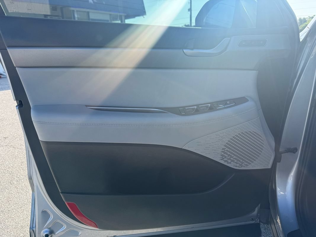 Used 2020 Hyundai Palisade SEL w/ Premium Package FWD image 11