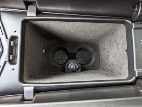 Used 2018 Maserati Levante image 26