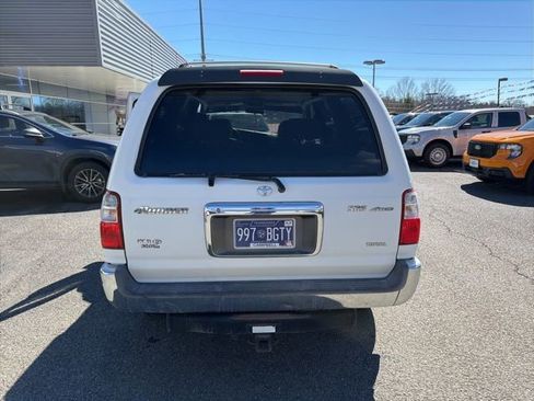 Used 2002 Toyota 4Runner SR5 image 11