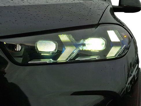 Used 2024 BMW X5 xDrive50e image 10