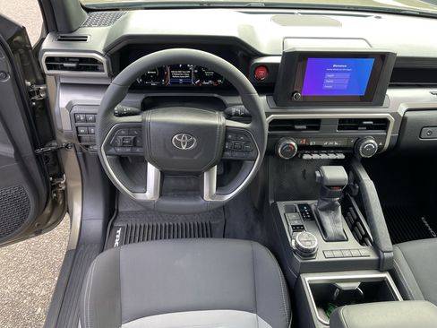 Certified 2025 Toyota Tacoma TRD Off-Road AWD/4WD image 12