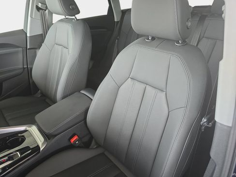 Certified 2025 Audi Q5 Premium w/ Convenience Package AWD/4WD image 19