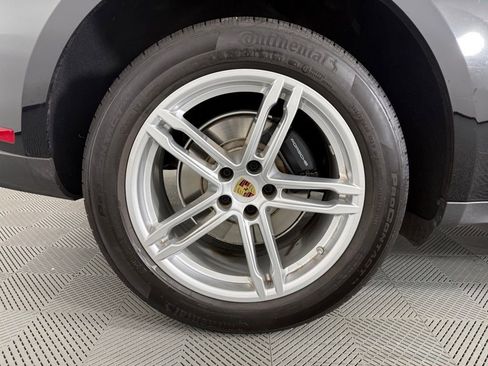 Certified 2022 Porsche Macan Base image 13