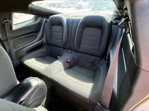 Used 2016 Ford Mustang Coupe image 17