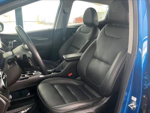 Used 2023 Chevrolet Bolt LT w/ Infotainment Package image 7