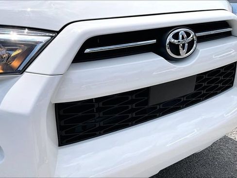Used 2023 Toyota 4Runner SR5 Premium w/ Moonroof Package AWD/4WD image 29