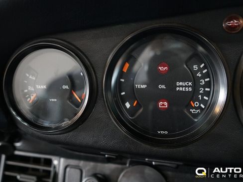Used 1989 Porsche 911 Carrera RWD image 26