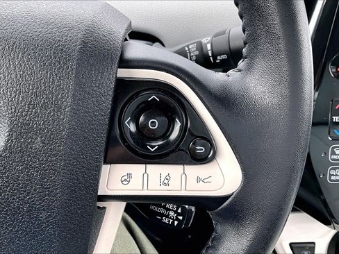 Used 2017 Toyota Prius Prime Advanced image 18