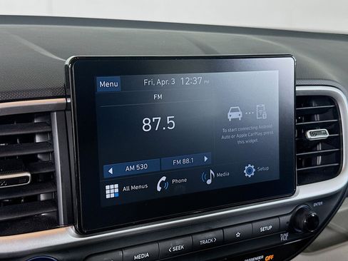 Used 2025 Hyundai Venue SEL image 21