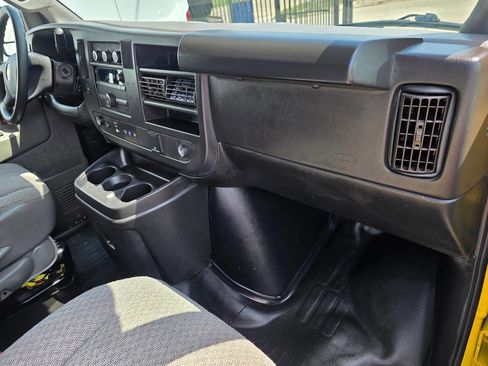 Used 2022 Chevrolet Express 2500 2500 3dr Cargo Van image 18