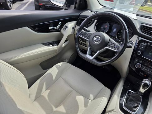 Used 2021 Nissan Rogue Sport SL w/ Premium Package FWD image 28