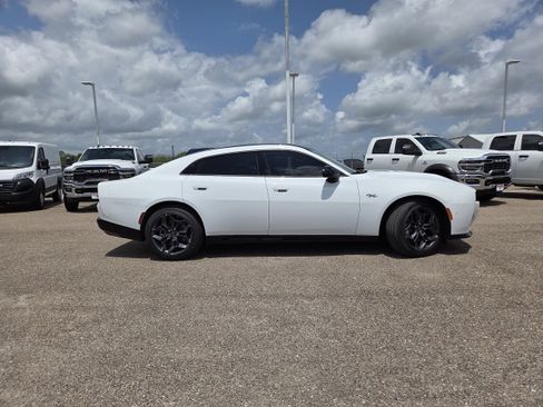 New 2026 Dodge Charger R/T AWD/4WD image 8