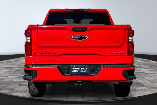 Used 2026 Chevrolet Silverado 1500 Custom w/ Turbomax Blackout Package AWD/4WD image 5